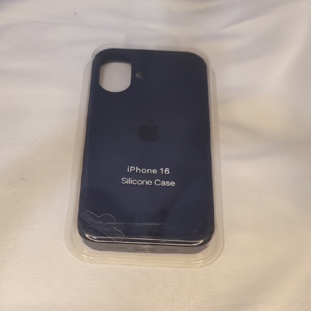 Apple iPhone 16 Silicone Case - Dark Blue